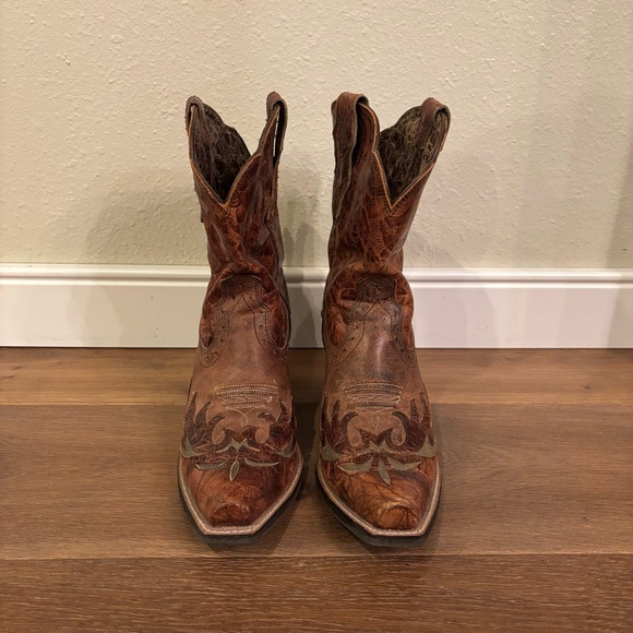 Ariat Dahlia Distressed Tooled Leather Western Cowboy Ankle Boots Womens 8.5 B - Picture 6 of 9